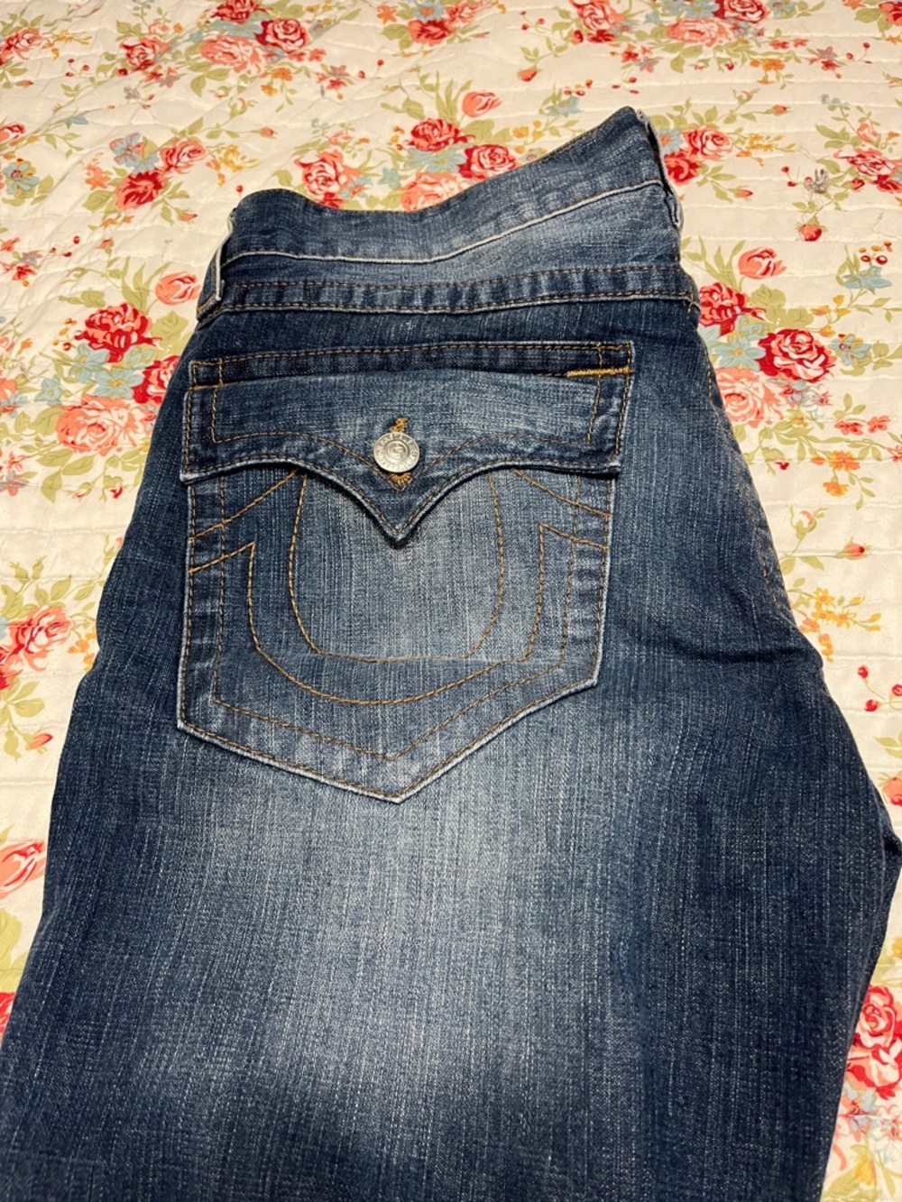 True Religion Men’s Dark Blue Distressed Relaxed Jeans - Picture 7 of 9